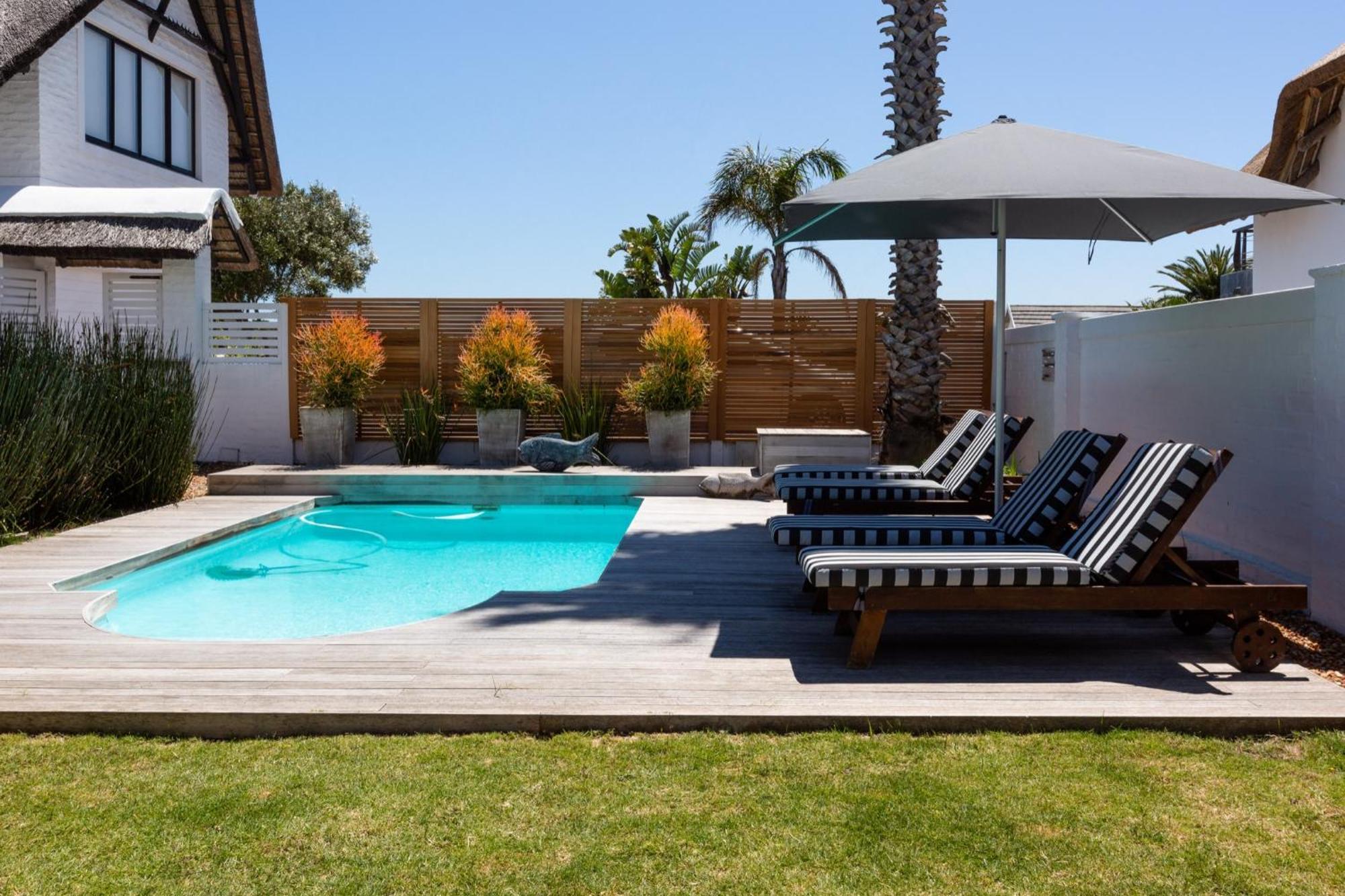 Canal - Waterfront Guest house