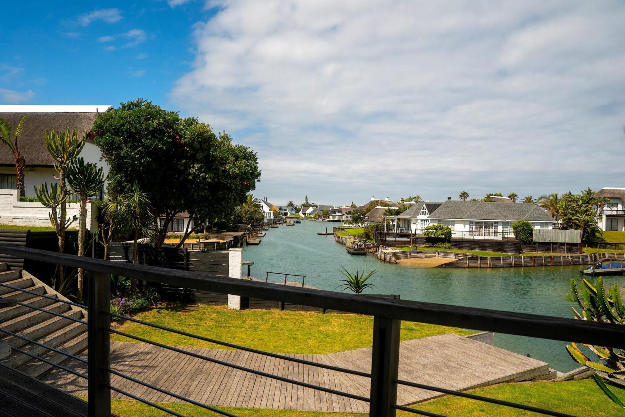 Canal - Waterfront Guest house